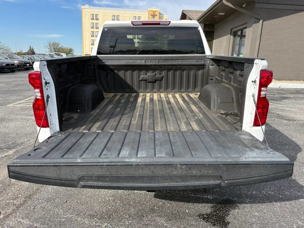 Used 2021 Chevrolet Silverado 1500 LT w/ Bed Protection Package AWD/4WD image 9