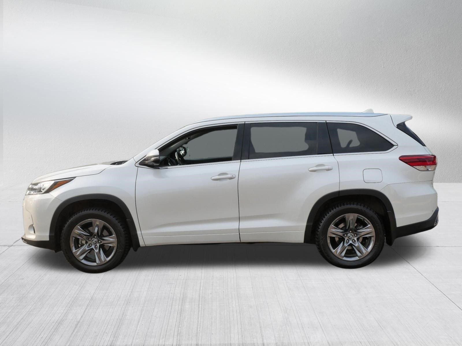 Certified 2017 Toyota Highlander Limited Platinum w/ Carpet Mat Package AWD/4WD image 4