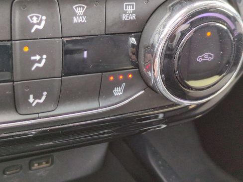 Used 2025 Chevrolet Trax LT w/ Driver Confidence Package FWD image 22