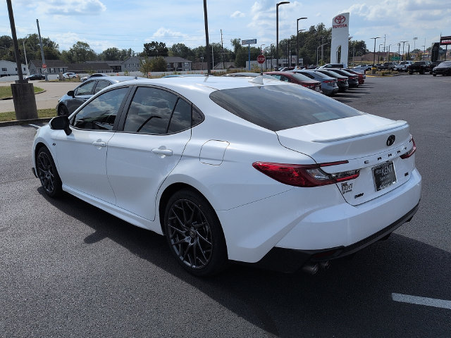 Used 2025 Toyota Camry SE FWD image 5