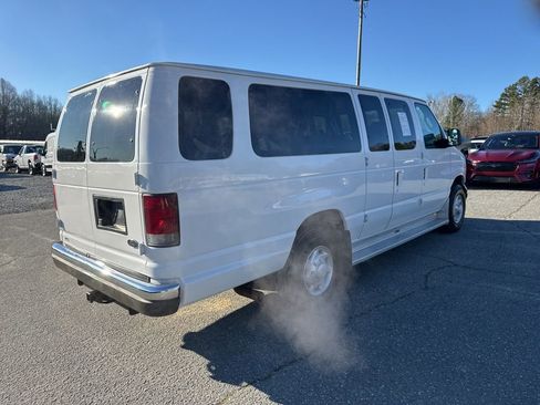 Used 2003 Ford E-350 and Econoline 350 XLT image 5