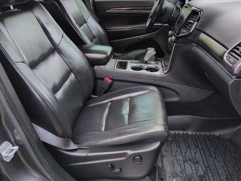 Used 2019 Jeep Grand Cherokee Limited RWD image 28