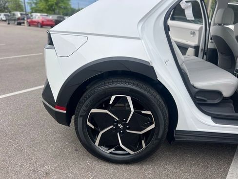 Certified 2023 Hyundai Ioniq 5 SEL RWD image 11