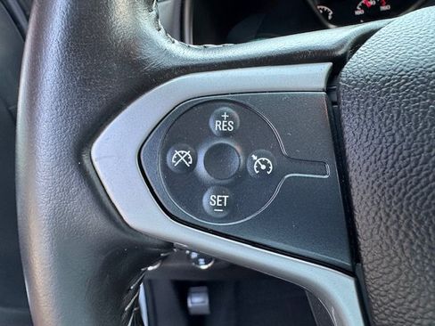 Used 2022 Chevrolet Colorado LT AWD/4WD image 9