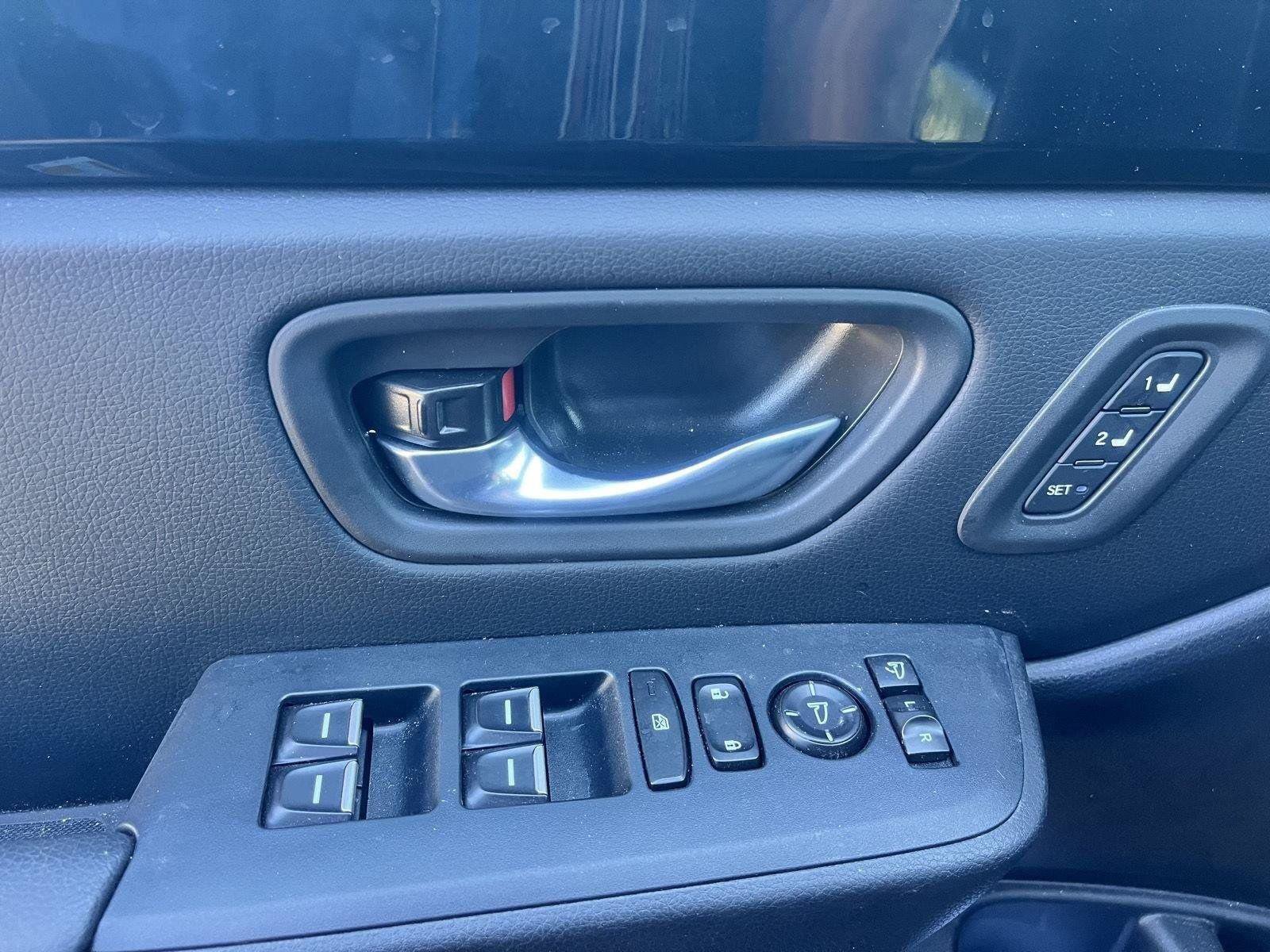 Certified 2025 Honda Pilot TrailSport image 15