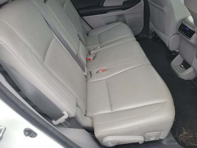 Used 2018 Toyota Highlander XLE AWD/4WD image 12