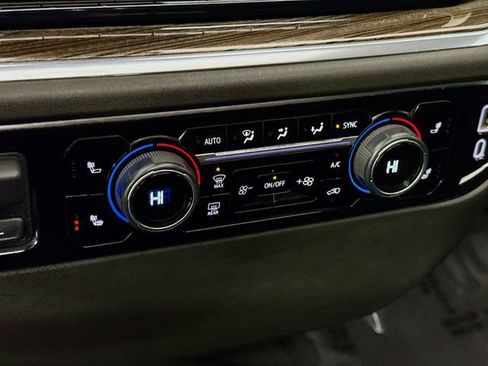 Used 2024 Chevrolet Silverado 3500 LT w/ Convenience Package image 19