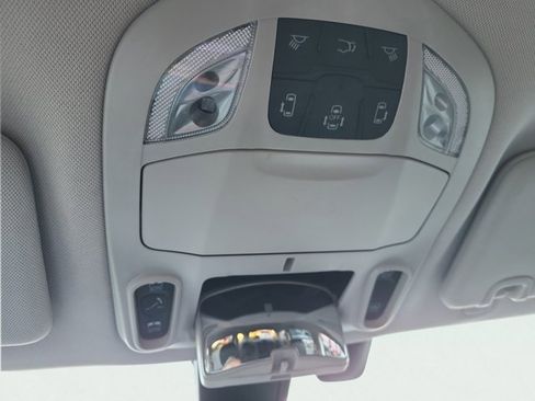 Certified 2019 Chrysler Pacifica Limited image 32