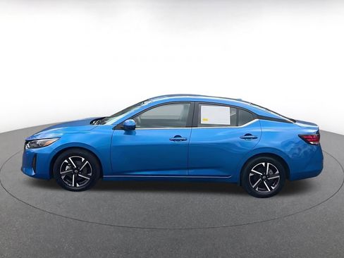 Used 2025 Nissan Sentra SV image 9