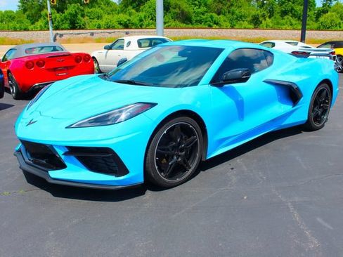 Used 2022 Chevrolet Corvette Stingray Preferred Cpe w/ Z51 Performance Package RWD image 4