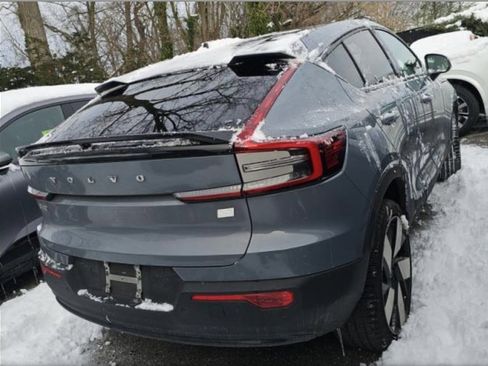 Certified 2023 Volvo C40 P8 Recharge Ultimate image 4