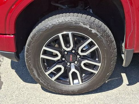 Used 2025 GMC Sierra 1500 AT4 w/ AT4 Premium Package AWD/4WD image 8