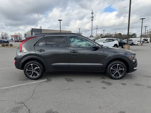 New 2026 Kia Niro LX image 8