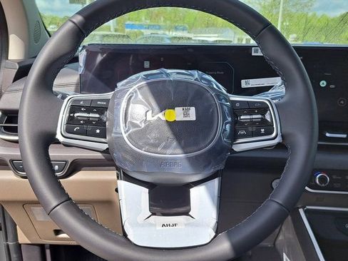 New 2026 Kia Carnival SX FWD image 9