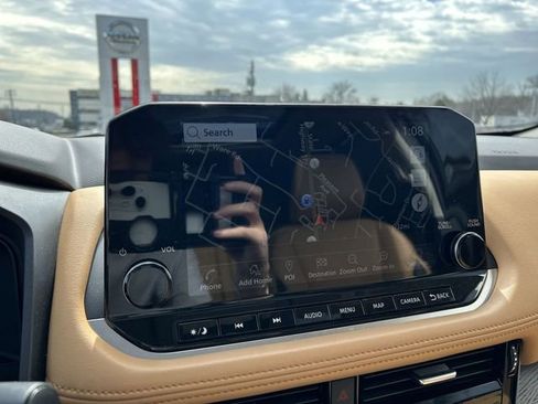 Used 2023 Nissan Rogue Platinum image 21