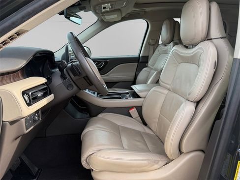 Used 2022 Lincoln Aviator Reserve w/ Equipment Group 201A image 9