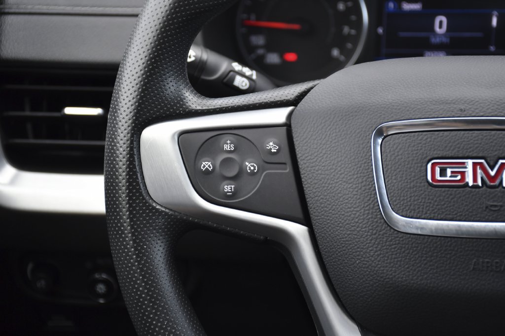 Used 2024 GMC Terrain SLE w/ Driver Convenience Package FWD image 8
