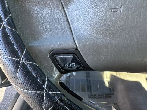 Used 2005 Chevrolet Impala w/ Preferred Equipment Group image 27