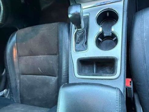 Used 2021 Jeep Grand Cherokee Laredo X AWD/4WD image 5