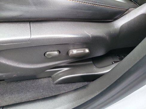 Used 2021 Chevrolet Trax LT w/ Redline Edition image 17