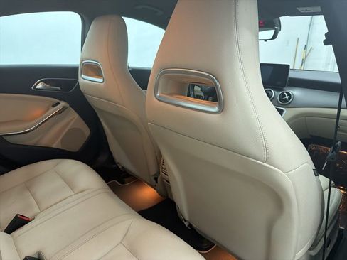Used 2018 Mercedes-Benz CLA 250 image 24