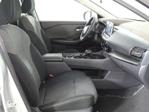 Used 2022 Nissan Rogue SV image 13