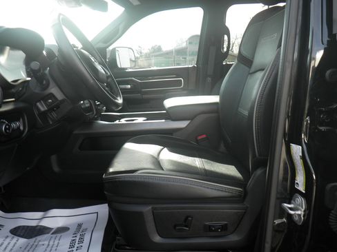 Used 2022 RAM 3500 Laramie image 17