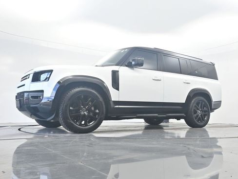 Used 2023 Land Rover Defender 130 X-Dynamic SE AWD/4WD image 25