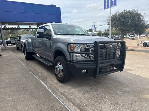 Used 2021 Ford F350 Lariat w/ Lariat Value Package image 2
