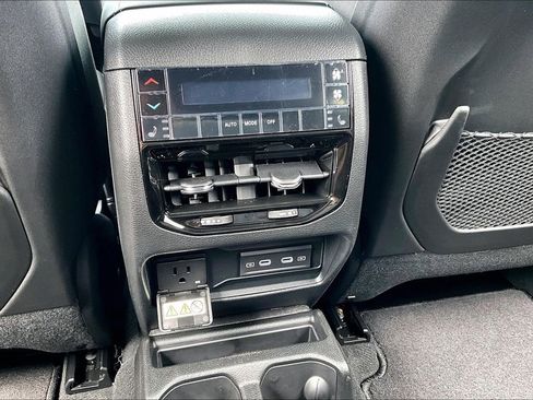 New 2026 Jeep Grand Cherokee L Limited RWD image 22