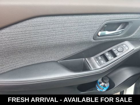 Used 2023 Nissan Rogue SV image 8