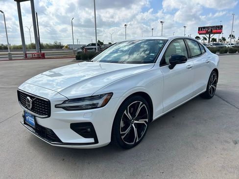 Used 2024 Volvo S60 B5 Core image 3