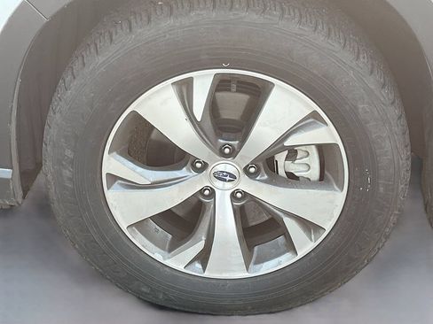 Used 2021 Subaru Ascent Premium w/ Convenience Package AWD/4WD image 31