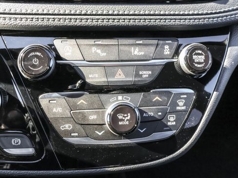 New 2026 Chrysler Pacifica Select FWD image 20