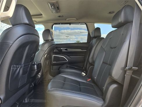 Certified 2022 Kia Telluride EX w/ EX Premium Package image 19