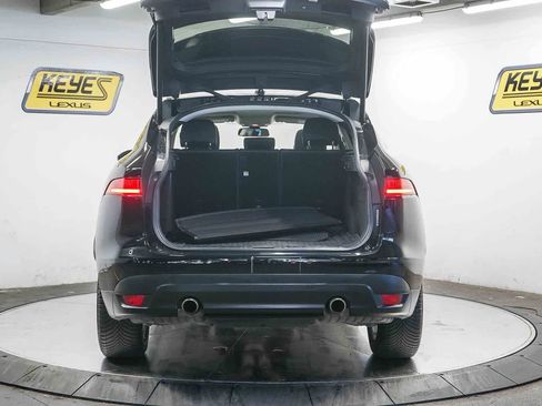 Used 2017 Jaguar F-PACE Premium image 27