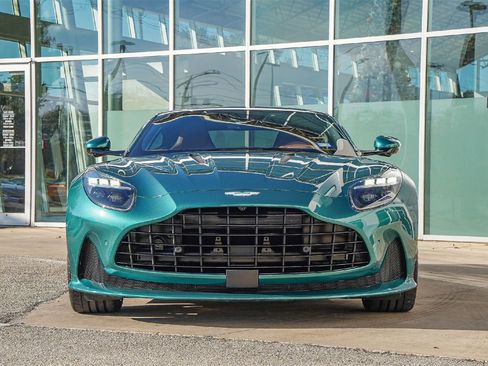 Used 2024 Aston Martin DB12 Coupe image 8