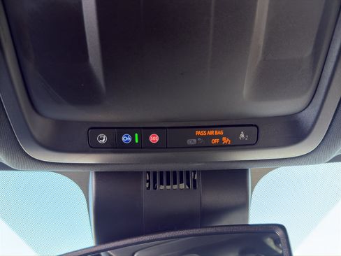 Used 2025 Chevrolet Suburban Z71 AWD/4WD image 29
