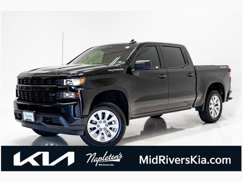Used 2021 Chevrolet Silverado 1500 Custom AWD/4WD image 1