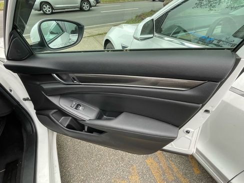 Used 2019 Honda Accord Sport image 16