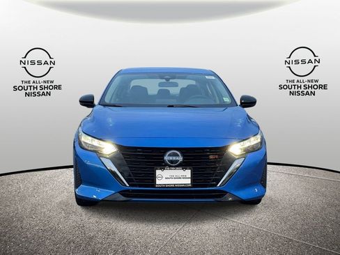 Used 2025 Nissan Sentra SR FWD image 2