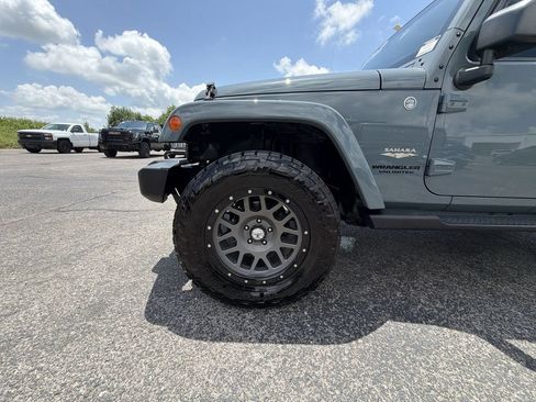 Used 2015 Jeep Wrangler Unlimited Sahara AWD/4WD image 40