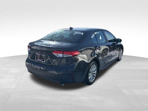 Used 2023 Toyota Corolla LE image 5