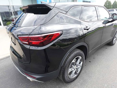 Used 2025 Chevrolet Blazer LT image 3