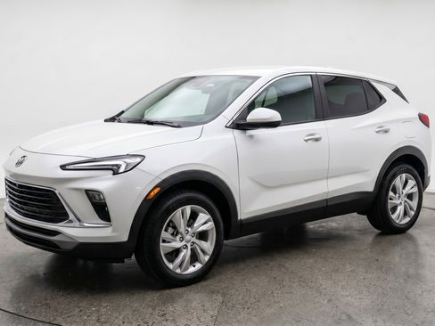 Used 2025 Buick Encore GX Preferred FWD image 3