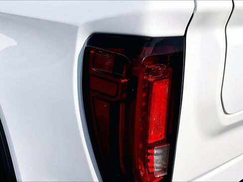 Used 2023 GMC Sierra 1500 AT4 image 29