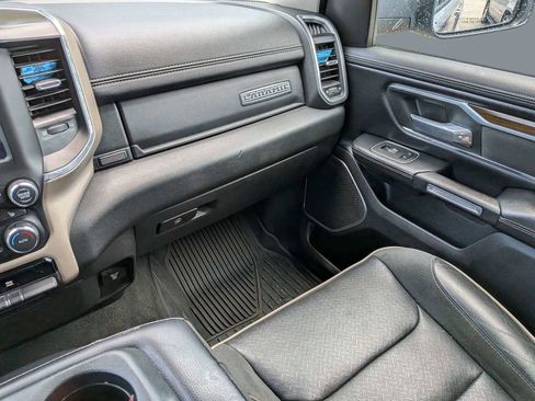 Used 2022 RAM 1500 Laramie AWD/4WD image 17