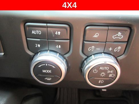 Used 2022 GMC Sierra 1500 AT4 w/ AT4 Preferred Package AWD/4WD image 32
