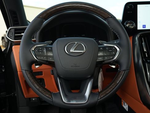 Used 2026 Lexus LX 700h Ultra Luxury w/ Accessory Package (Z1) AWD/4WD image 6