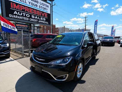 Used 2017 Chrysler Pacifica Touring-L Plus w/ Advanced Safetytec Group